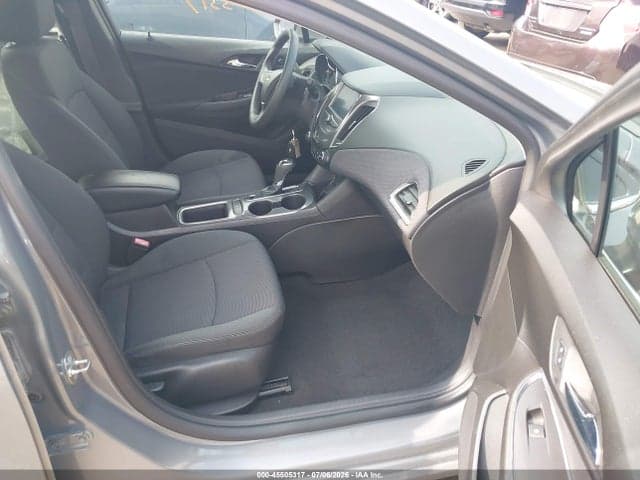 2017 CHEVROLET CRUZE LT AUTO 5