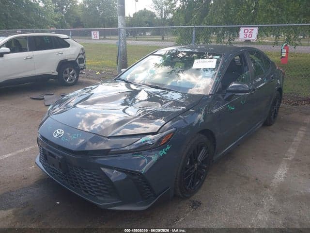 2025 TOYOTA CAMRY SE 2
