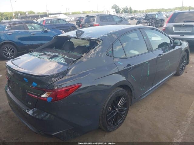 2025 TOYOTA CAMRY SE 4