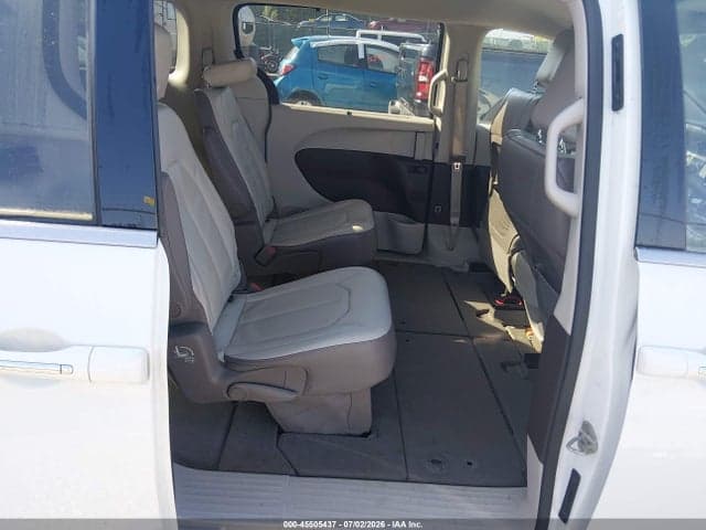 2018 CHRYSLER PACIFICA TOURING L 8