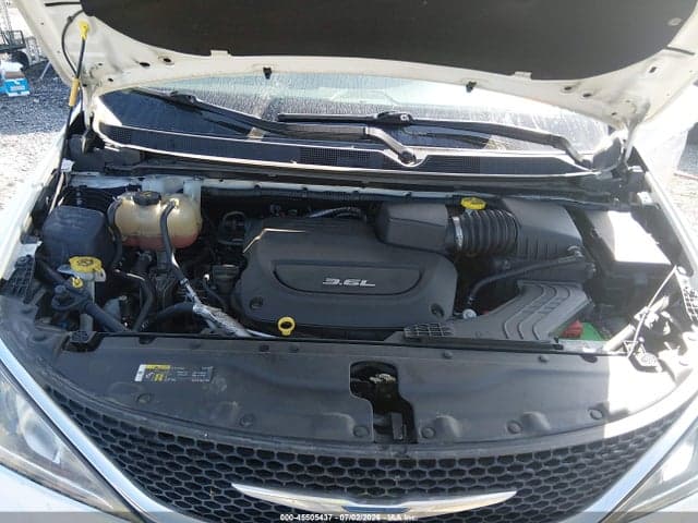 2018 CHRYSLER PACIFICA TOURING L 10
