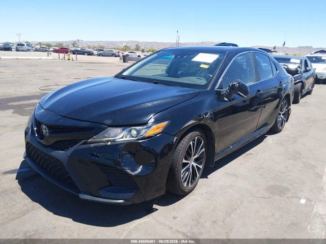 2020 TOYOTA CAMRY SE AWD 3