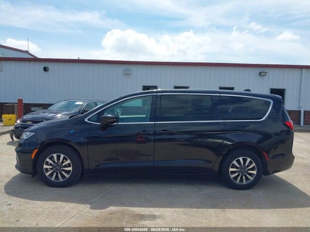 2022 CHRYSLER PACIFICA 14