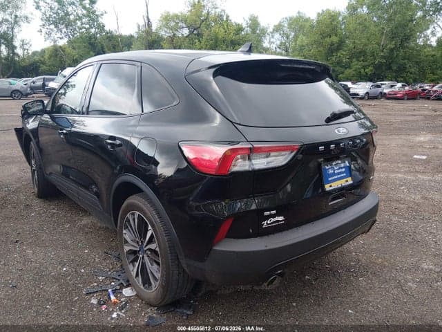 2022 FORD ESCAPE SE 3