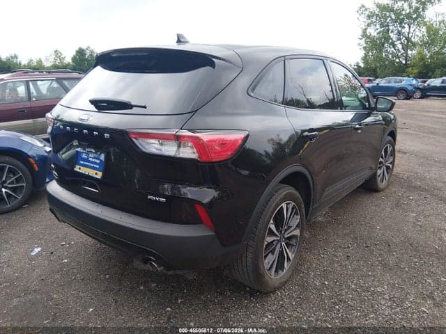 2022 FORD ESCAPE SE 4