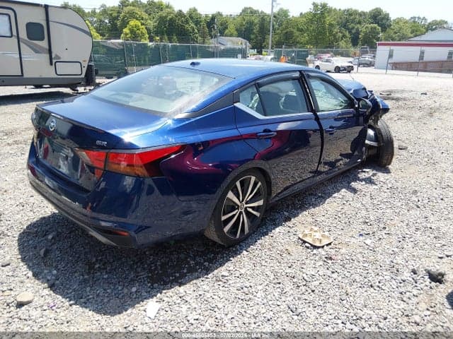2022 NISSAN ALTIMA SR FWD 4