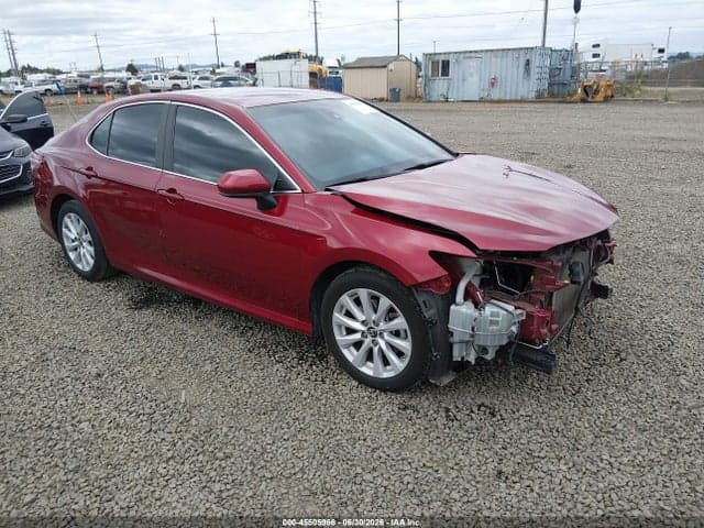 2019 TOYOTA CAMRY LE 1