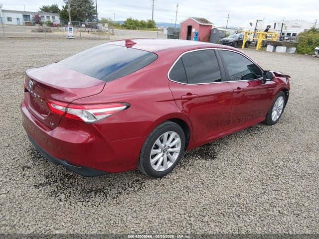 2019 TOYOTA CAMRY LE 4