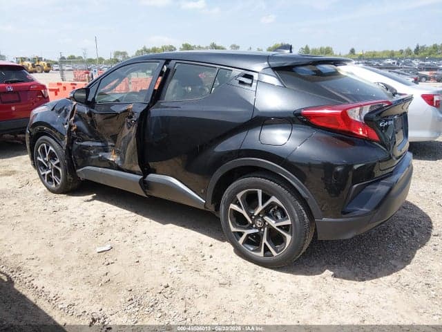 2020 TOYOTA C-HR XLE 3