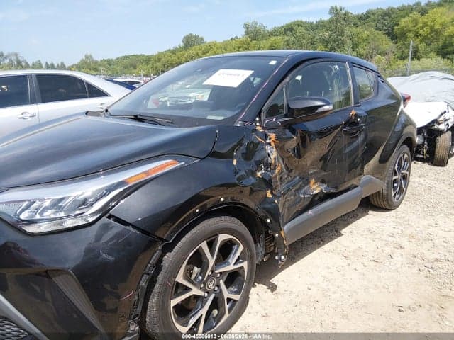 2020 TOYOTA C-HR XLE 6