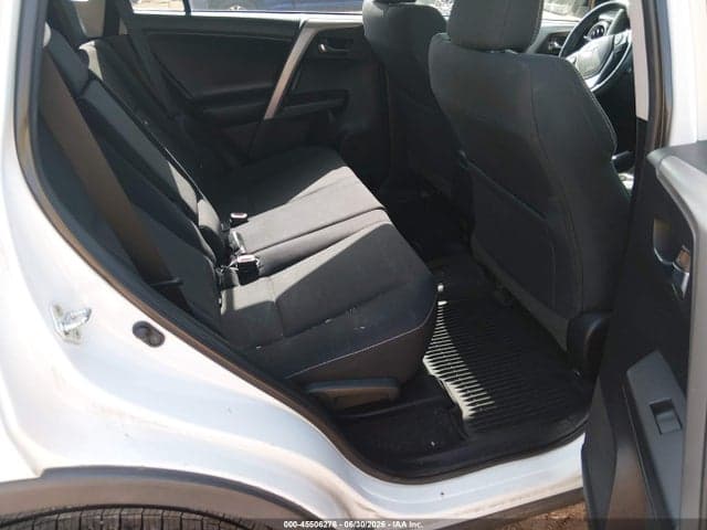 2018 TOYOTA RAV4 XLE 8