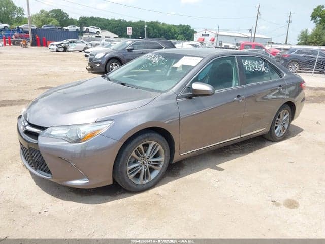 2017 TOYOTA CAMRY SE 2