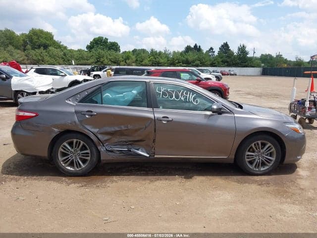 2017 TOYOTA CAMRY SE 13