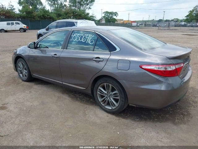 2017 TOYOTA CAMRY SE 3