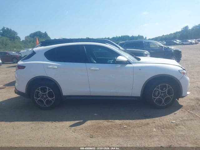 2022 ALFA ROMEO STELVIO TI AWD 13