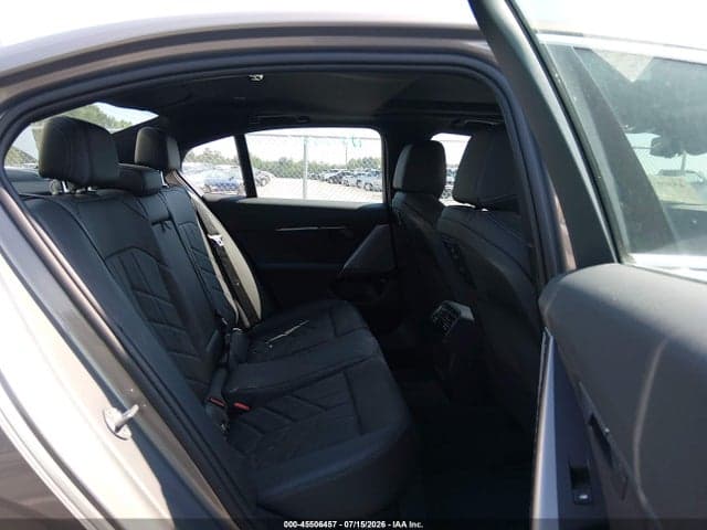 2024 BMW 530I 8