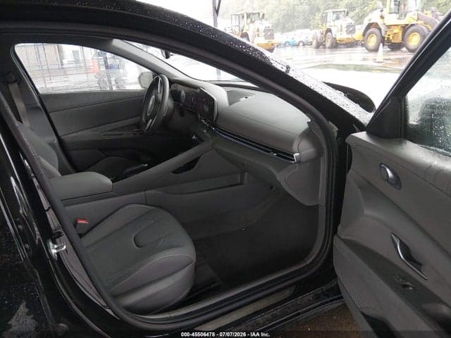 2024 HYUNDAI ELANTRA SEL 5