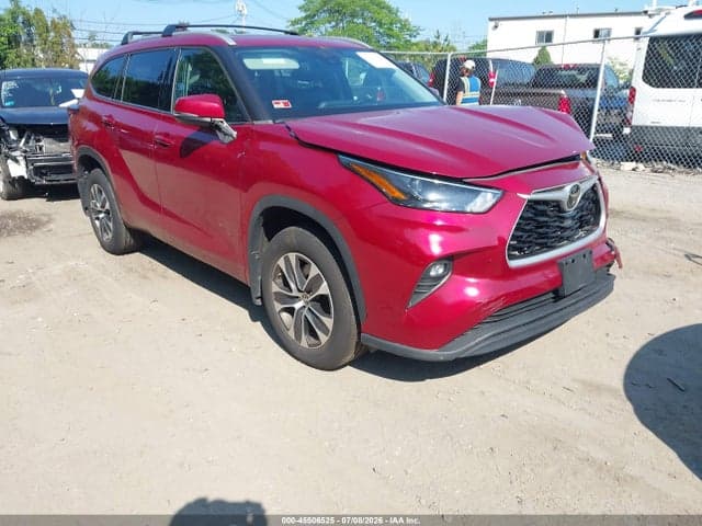 2022 TOYOTA HIGHLANDER XLE 1