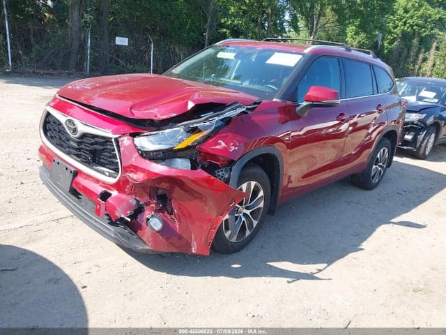 2022 TOYOTA HIGHLANDER XLE 2