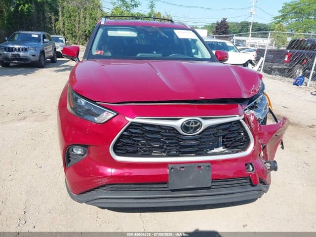2022 TOYOTA HIGHLANDER XLE 12