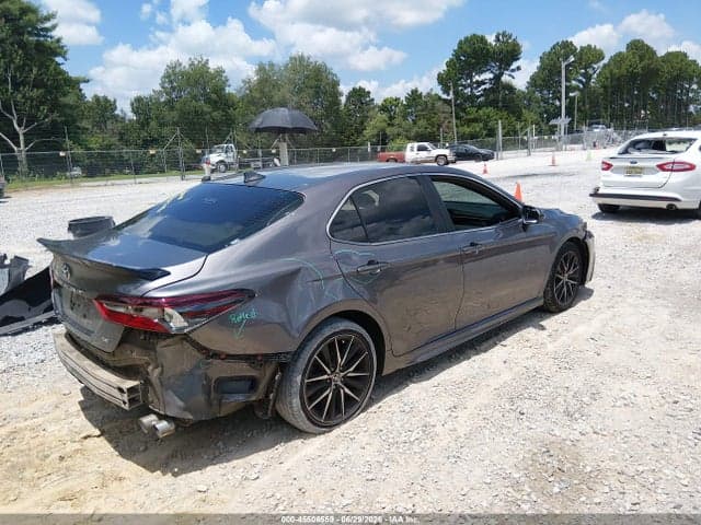 2021 TOYOTA CAMRY SE 4