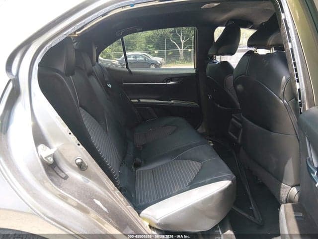 2021 TOYOTA CAMRY SE 8