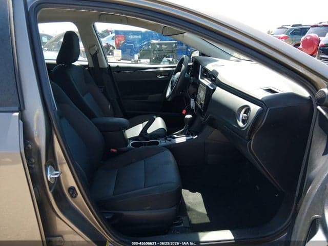 2019 TOYOTA COROLLA LE 5