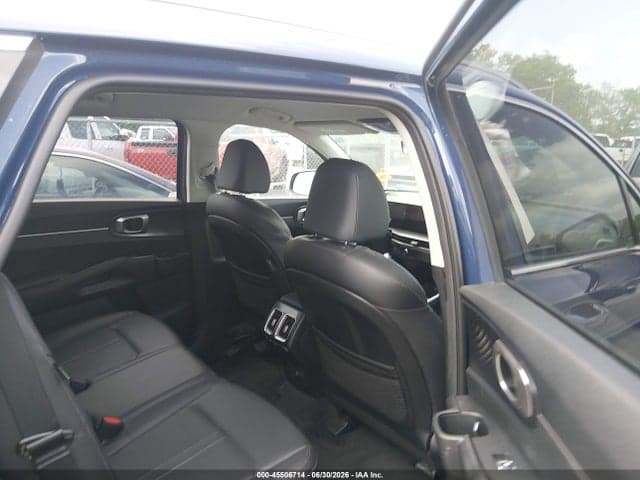 2025 KIA SORENTO S 8