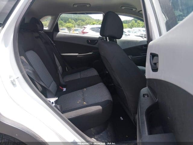2021 HYUNDAI KONA SE 8