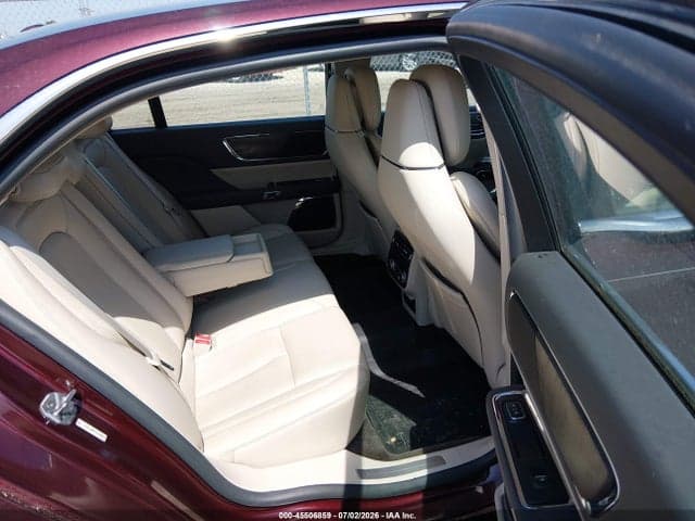 2017 LINCOLN CONTINENTAL RESERVE 8
