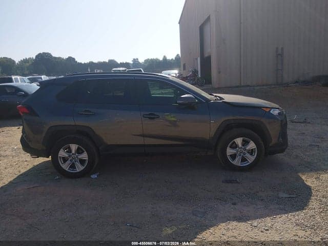2019 TOYOTA RAV4 XLE 13
