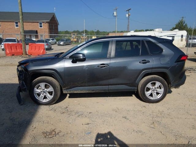 2019 TOYOTA RAV4 XLE 14