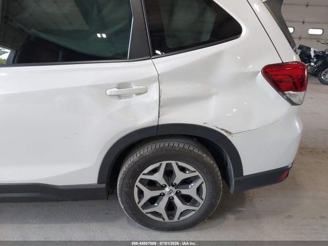 2022 SUBARU FORESTER PREMIUM 19