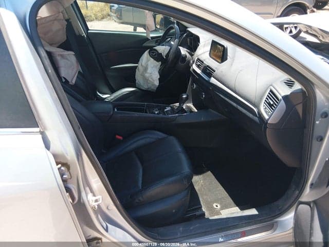 2018 MAZDA MAZDA3 TOURING 5