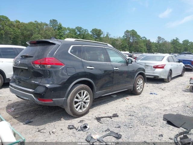 2017 NISSAN ROGUE SV 4