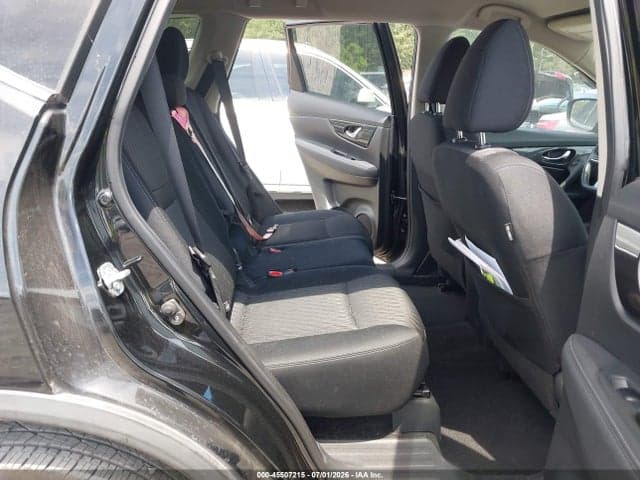 2017 NISSAN ROGUE SV 8