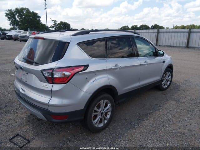 2017 FORD ESCAPE SE 4