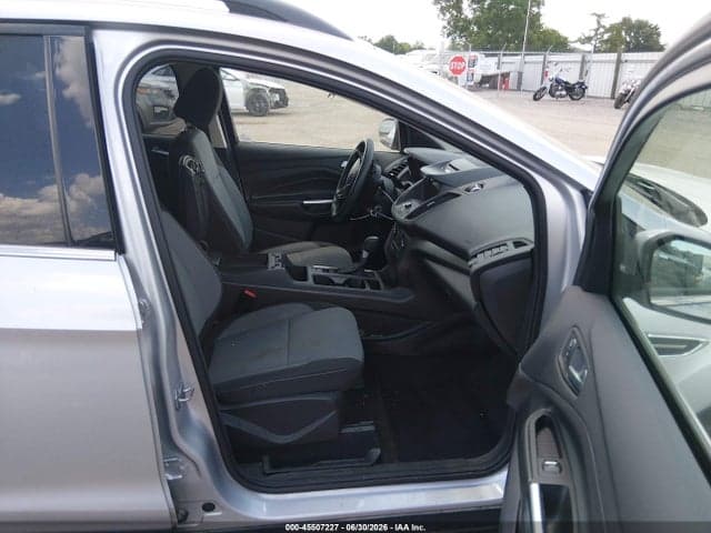 2017 FORD ESCAPE SE 5