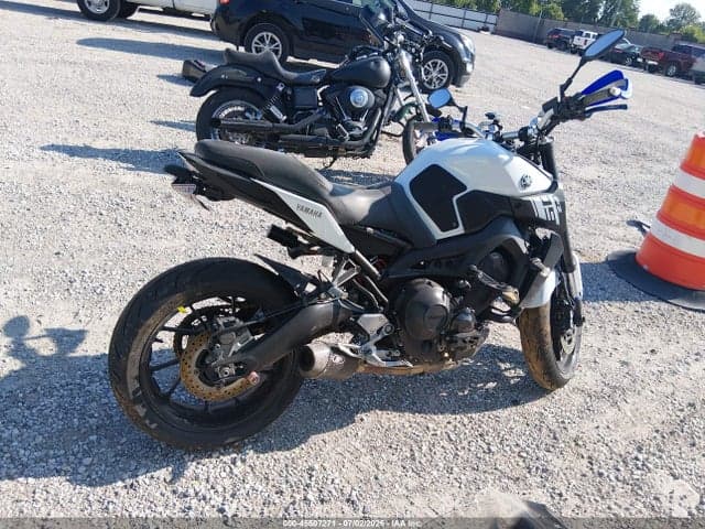 2017 YAMAHA FZ09 13