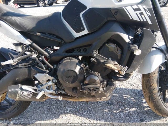 2017 YAMAHA FZ09 8