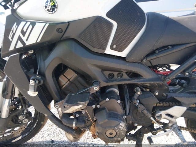 2017 YAMAHA FZ09 9