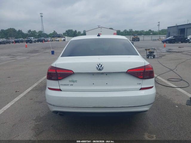 2018 VOLKSWAGEN PASSAT 2.0T SE 16