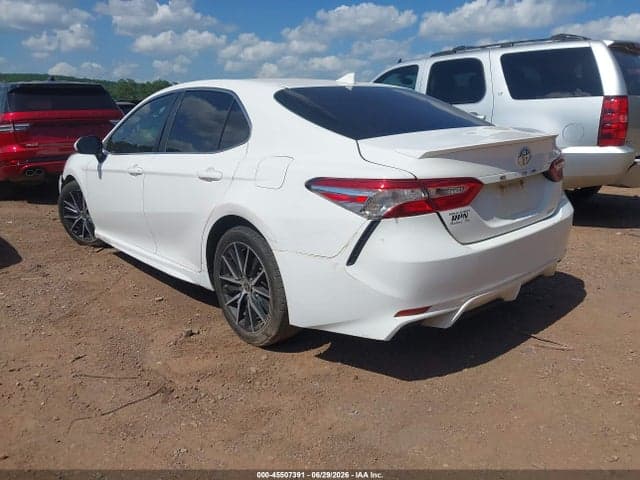 2020 TOYOTA CAMRY SE 3
