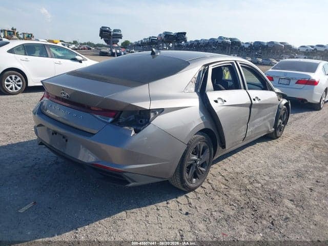 2021 HYUNDAI ELANTRA SEL 4
