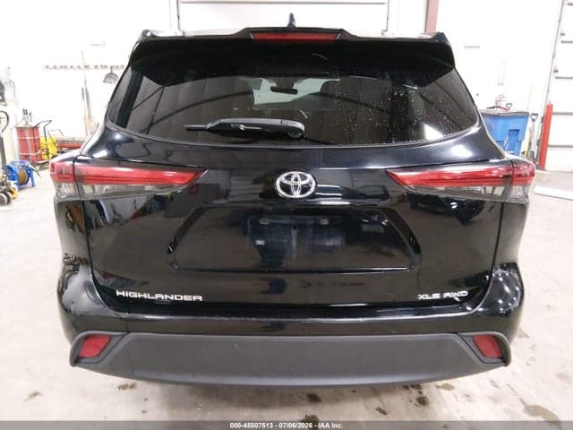 2022 TOYOTA HIGHLANDER XLE 16
