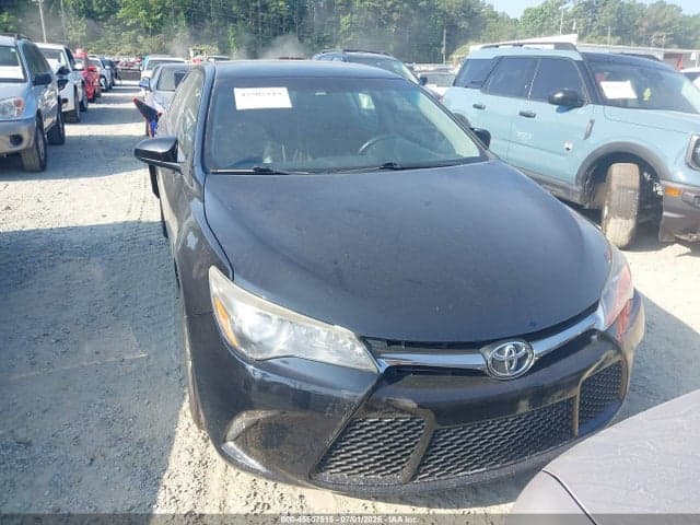 2017 TOYOTA CAMRY SE 1