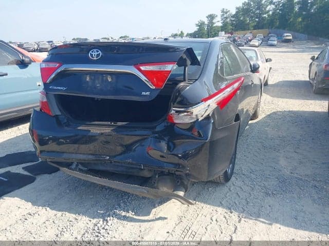 2017 TOYOTA CAMRY SE 4