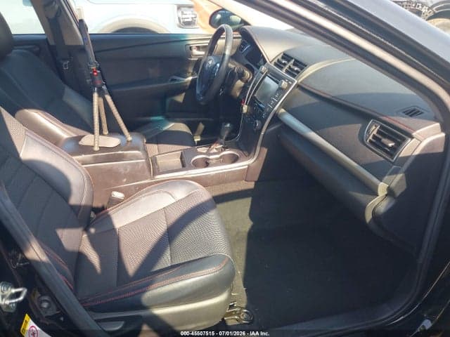2017 TOYOTA CAMRY SE 5