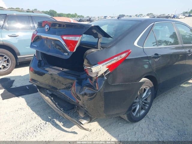 2017 TOYOTA CAMRY SE 6