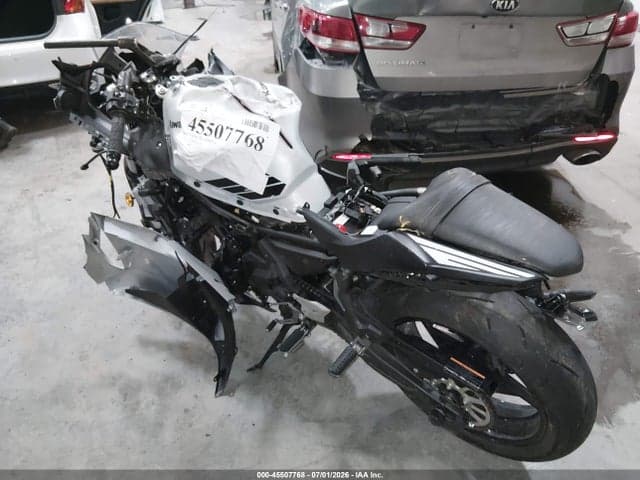2026 KAWASAKI EX650 P 3